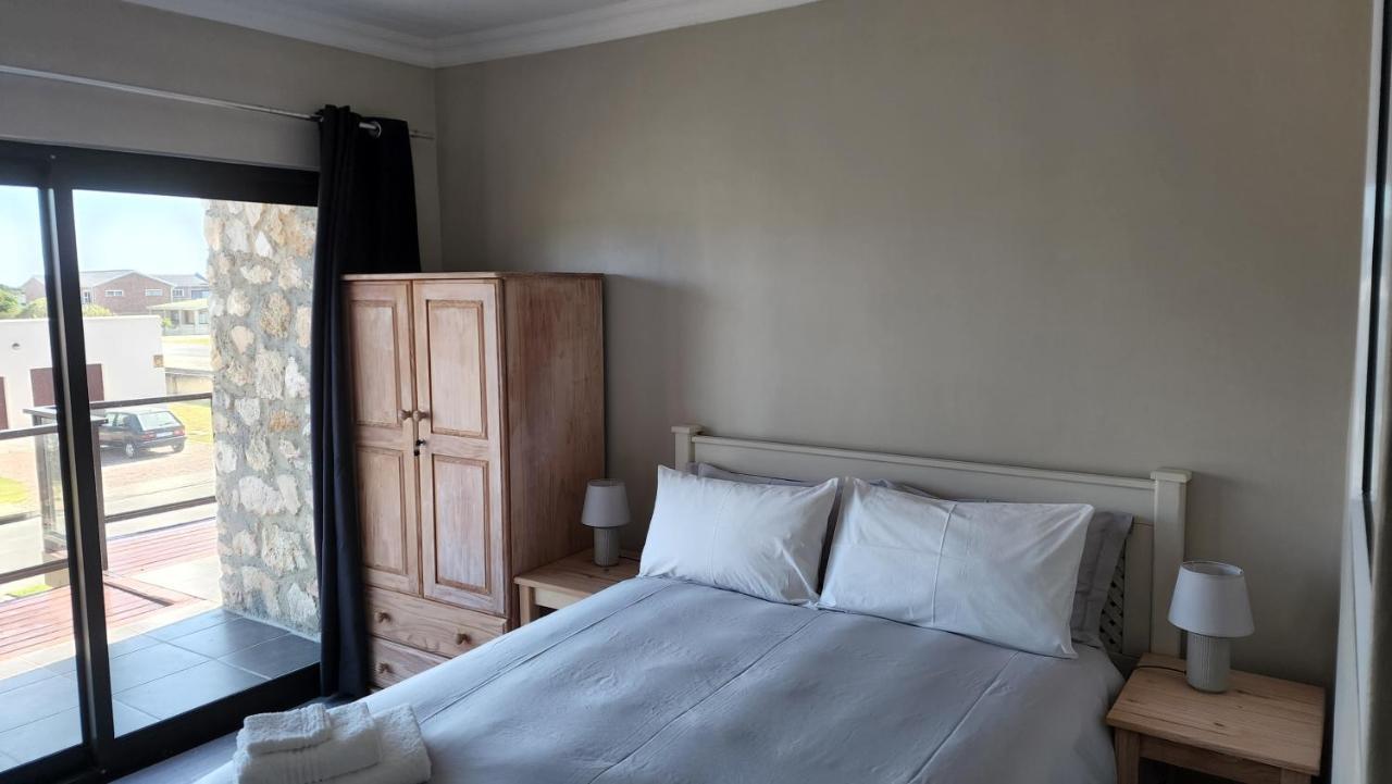 Hotel Stonehouse On Main Struisbaai Esterno foto