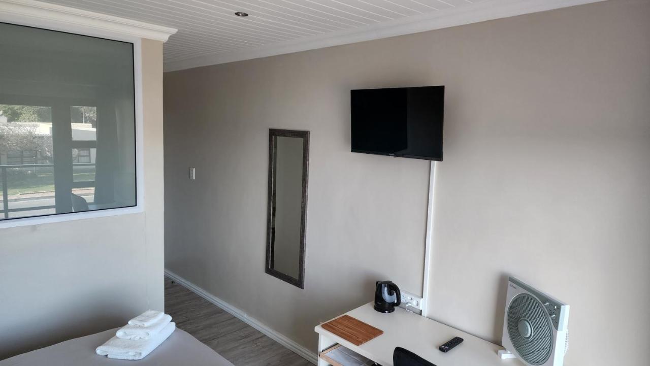 Hotel Stonehouse On Main Struisbaai Esterno foto